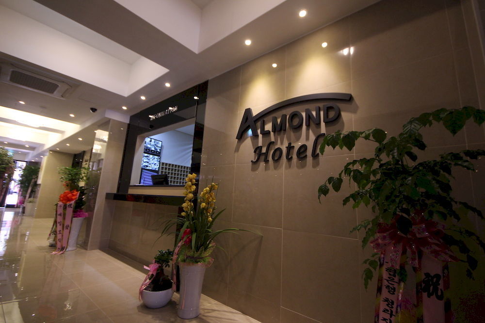 Almond Hotel Busan Station Exterior foto